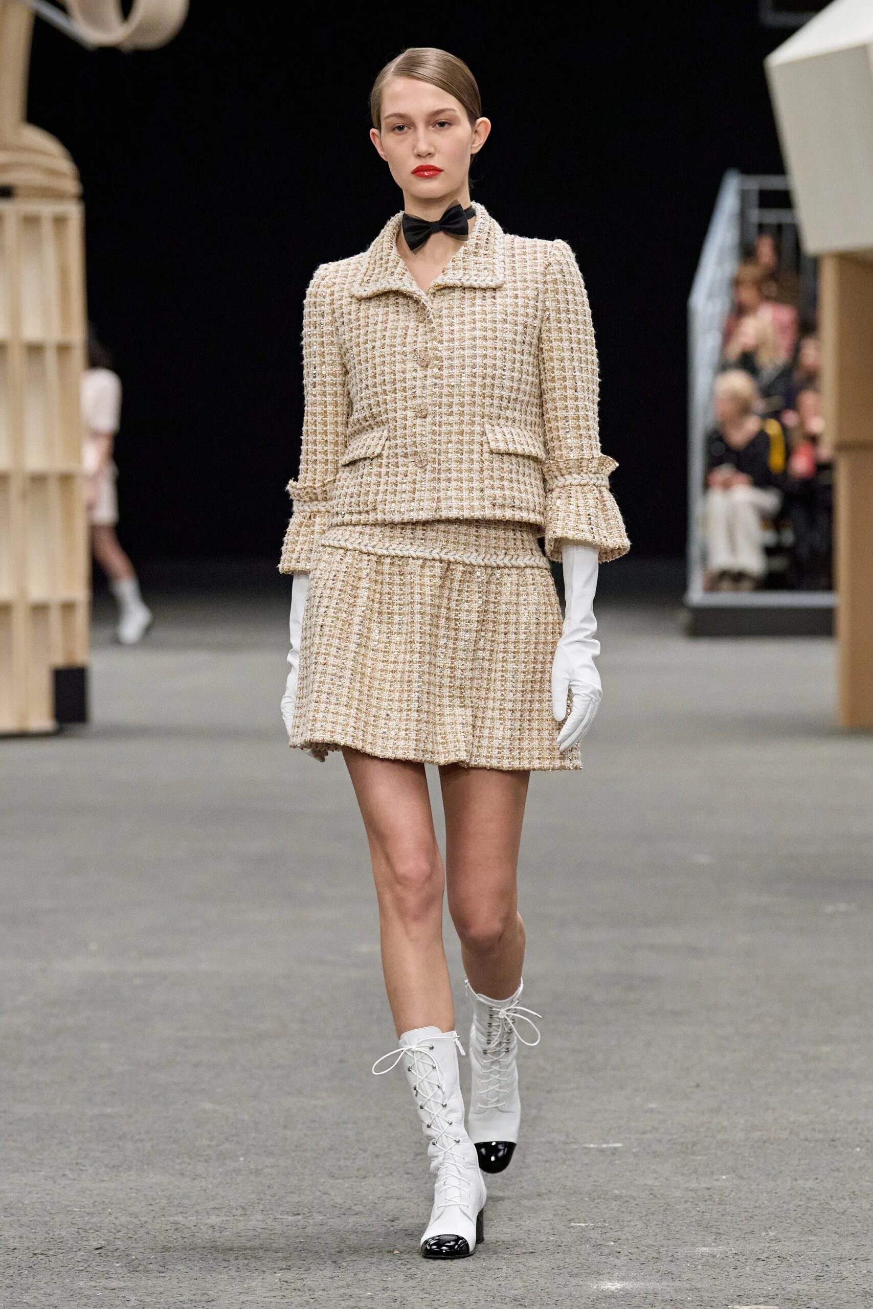 00013-chanel-spring-2023-couture-gorunway