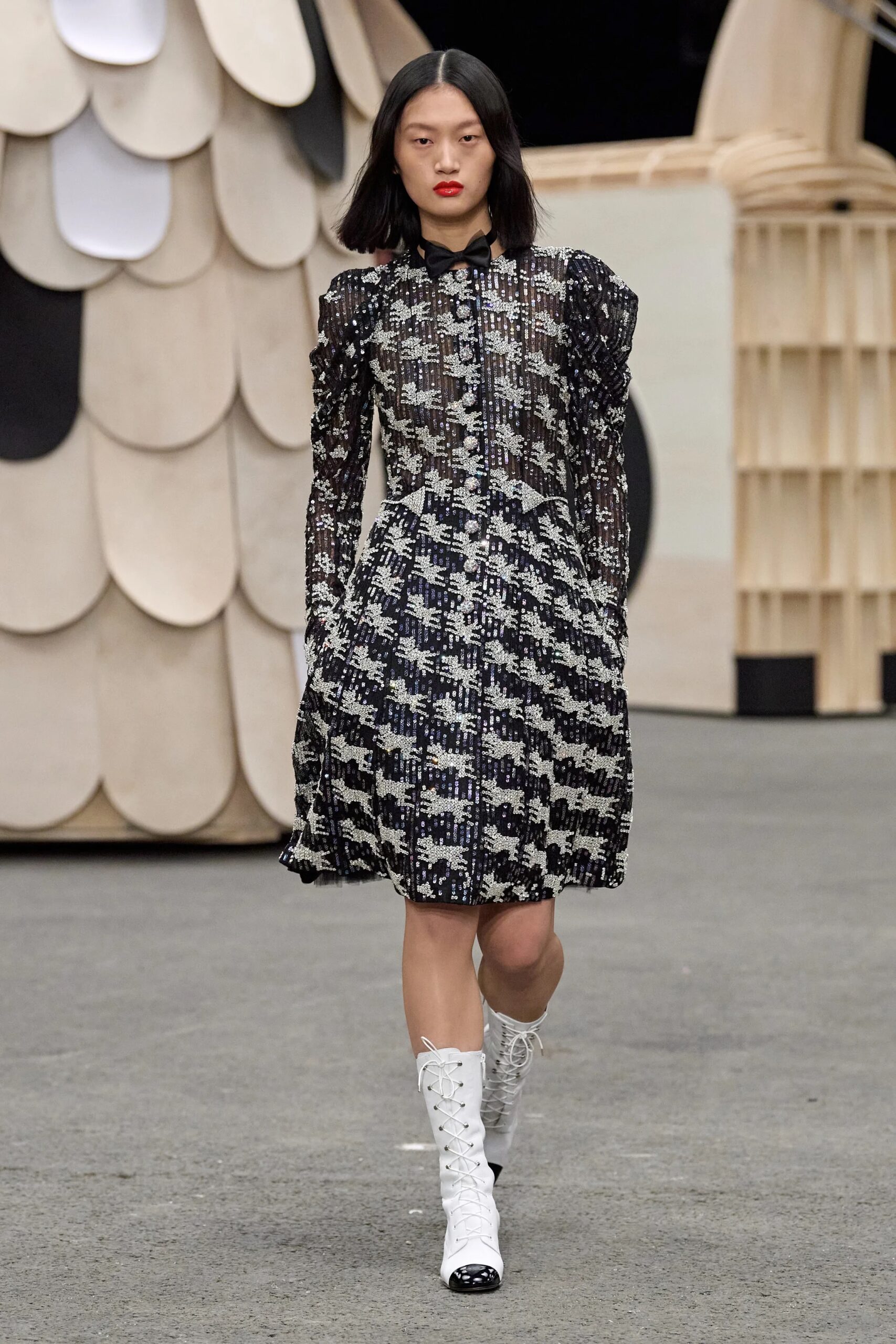 00038-chanel-spring-2023-couture-gorunway